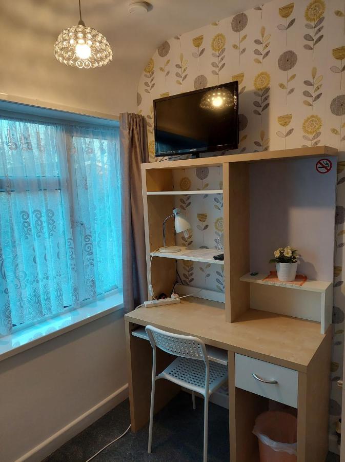 Home Accommodation Саутхамптън Екстериор снимка