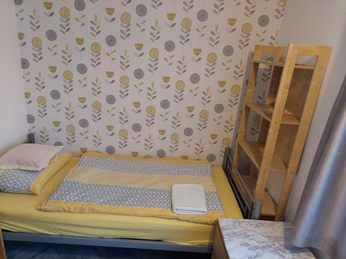 Home Accommodation Саутхамптън Екстериор снимка