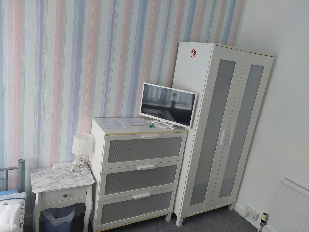 Home Accommodation Саутхамптън Екстериор снимка
