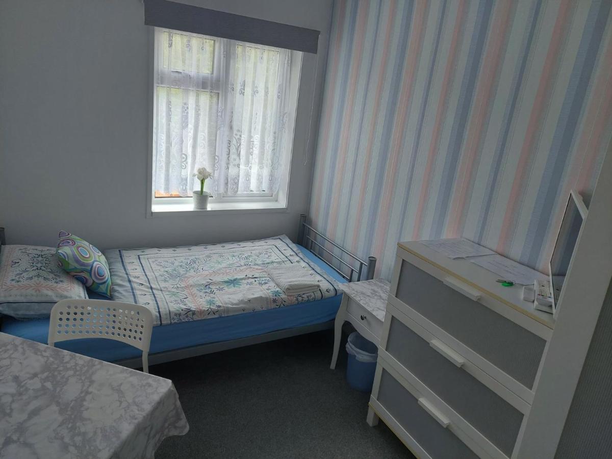 Home Accommodation Саутхамптън Екстериор снимка