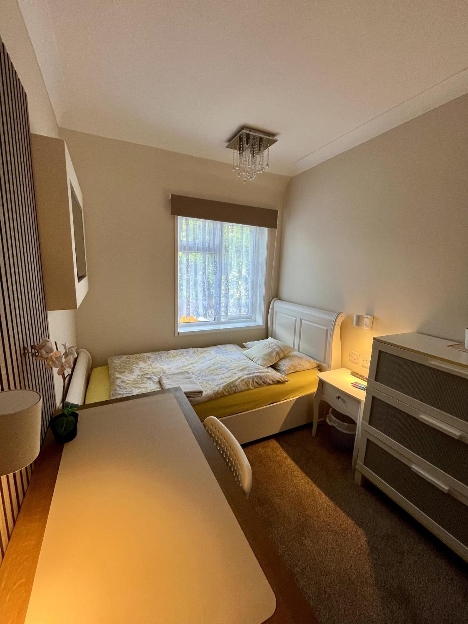 Home Accommodation Саутхамптън Екстериор снимка