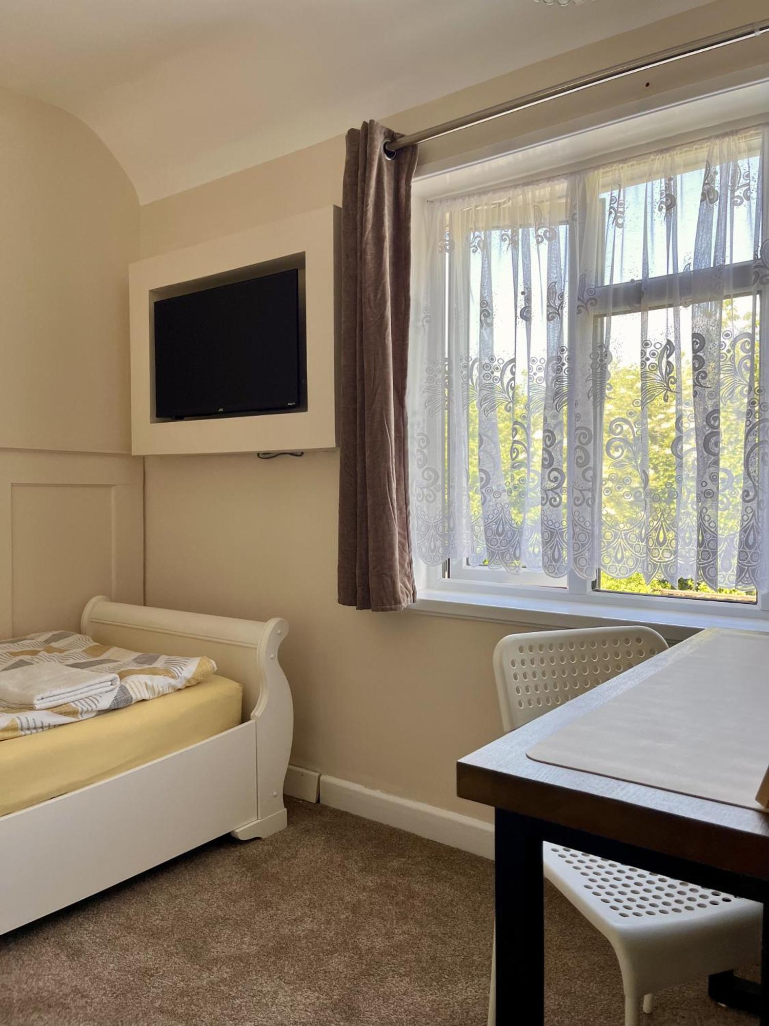 Home Accommodation Саутхамптън Екстериор снимка