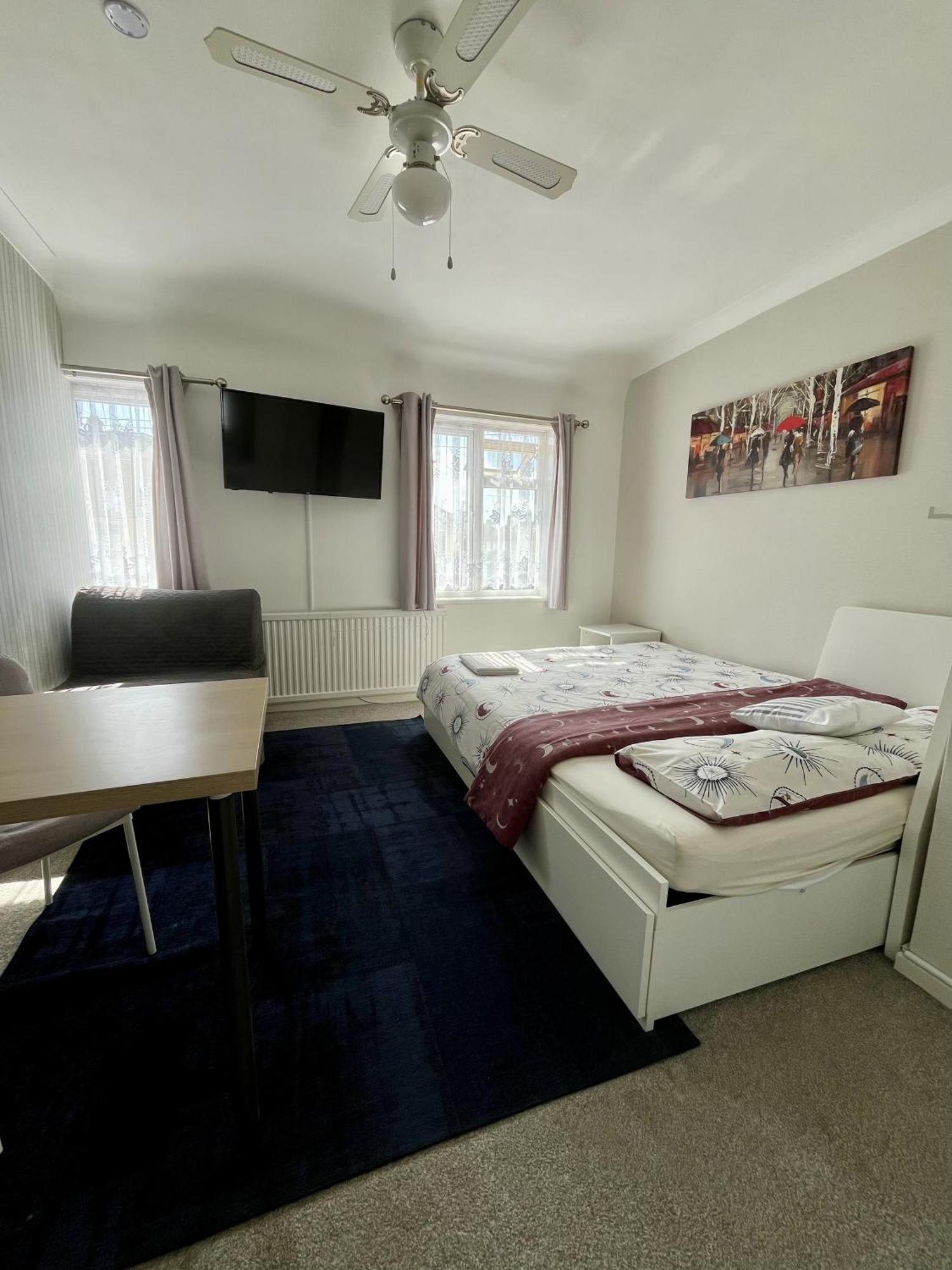 Home Accommodation Саутхамптън Екстериор снимка